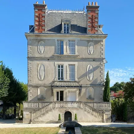 Stunning Chateau On The River Bank In Astier Villa *
