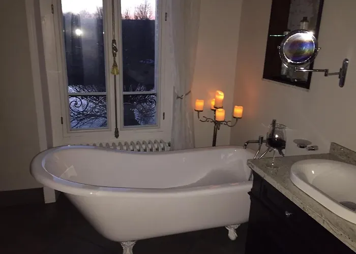 Stunning Chateau On The River Bank In Astier 别墅 *