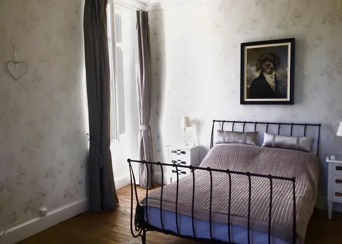 Stunning Chateau On The River Bank In Astier * Saint-Astier (Dordogne)