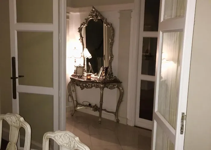 Stunning Chateau On The River Bank In Astier 别墅